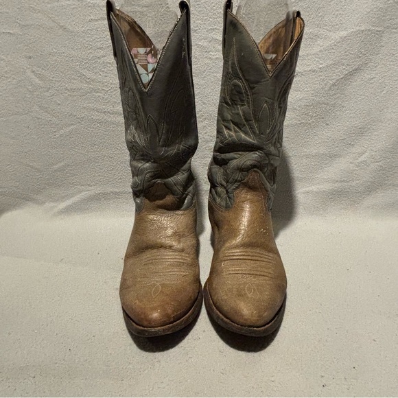 n/a Other - Western Cowboy Men’s Pull On two-tone Boots size 9.5 E